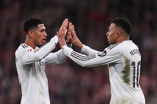 Talavera - Real Madrid live match action under floodlights